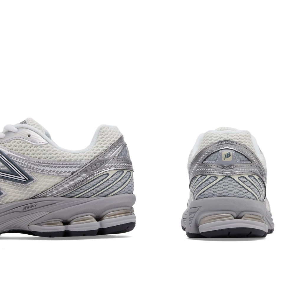 New Balance 860v2 Silver